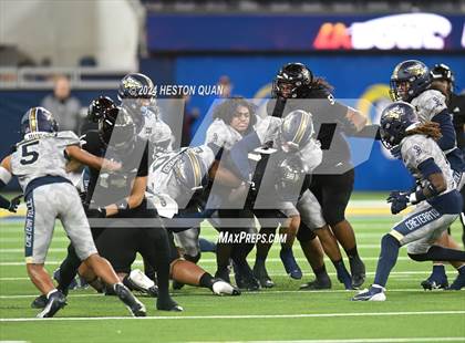 Thumbnail 1 in St. John Bosco vs. Servite photogallery.