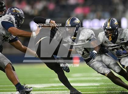 Thumbnail 1 in St. John Bosco vs. Servite photogallery.