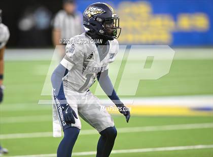 Thumbnail 1 in St. John Bosco vs. Servite photogallery.