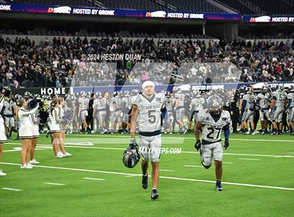 Thumbnail 1 in St. John Bosco vs. Servite photogallery.