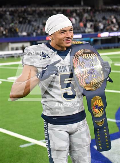 Thumbnail 1 in St. John Bosco vs. Servite photogallery.