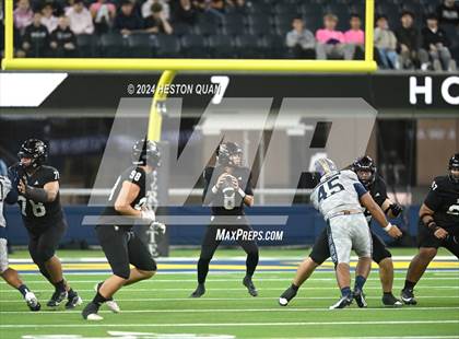 Thumbnail 2 in St. John Bosco vs. Servite photogallery.