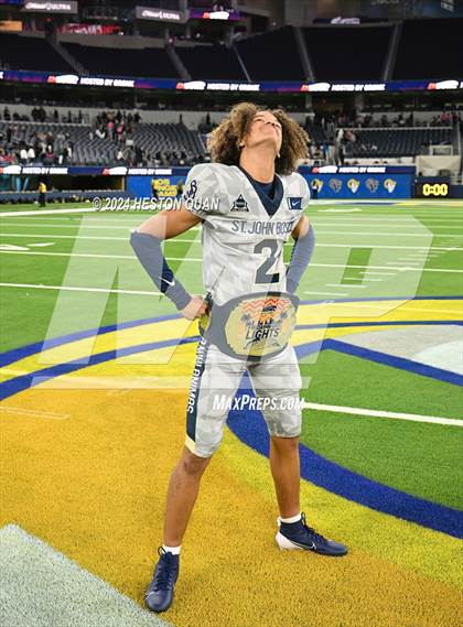 Thumbnail 1 in St. John Bosco vs. Servite photogallery.