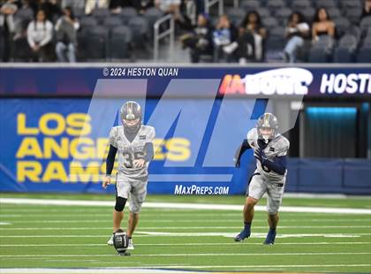Thumbnail 1 in St. John Bosco vs. Servite photogallery.