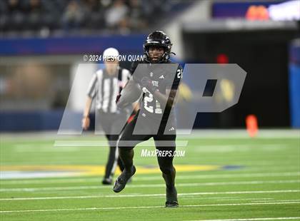 Thumbnail 1 in St. John Bosco vs. Servite photogallery.