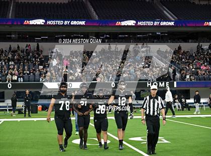 Thumbnail 1 in St. John Bosco vs. Servite photogallery.