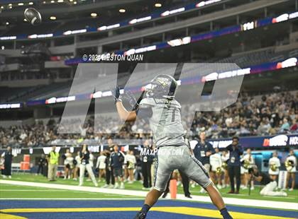 Thumbnail 1 in St. John Bosco vs. Servite photogallery.