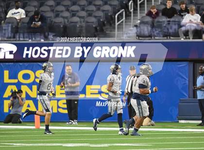 Thumbnail 1 in St. John Bosco vs. Servite photogallery.