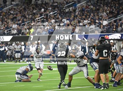 Thumbnail 3 in St. John Bosco vs. Servite photogallery.