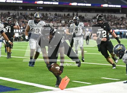 Thumbnail 3 in St. John Bosco vs. Servite photogallery.