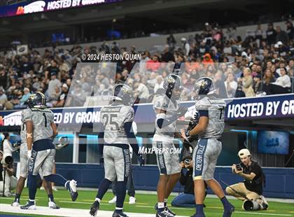 Thumbnail 3 in St. John Bosco vs. Servite photogallery.