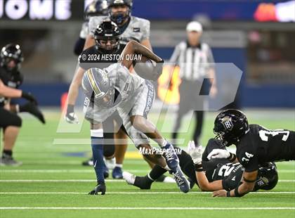 Thumbnail 1 in St. John Bosco vs. Servite photogallery.