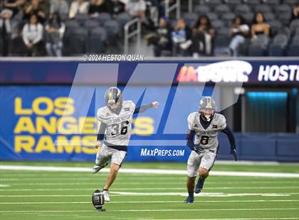 Thumbnail 3 in St. John Bosco vs. Servite photogallery.