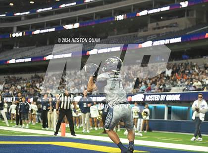 Thumbnail 3 in St. John Bosco vs. Servite photogallery.