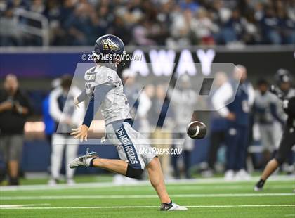Thumbnail 3 in St. John Bosco vs. Servite photogallery.
