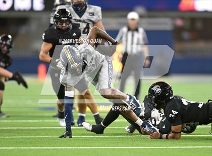 Thumbnail 3 in St. John Bosco vs. Servite photogallery.