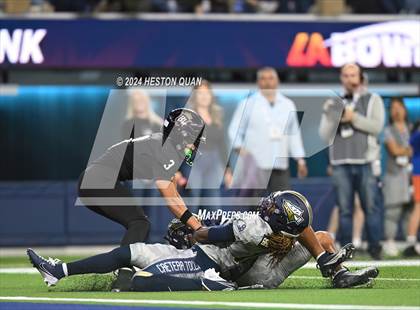 Thumbnail 2 in St. John Bosco vs. Servite photogallery.