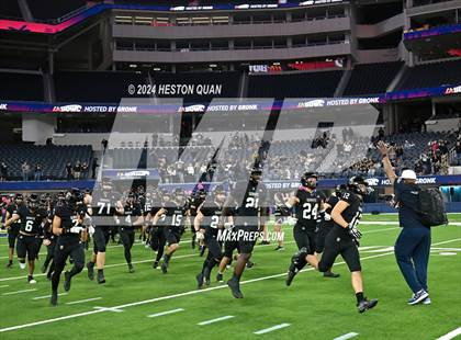Thumbnail 1 in St. John Bosco vs. Servite photogallery.