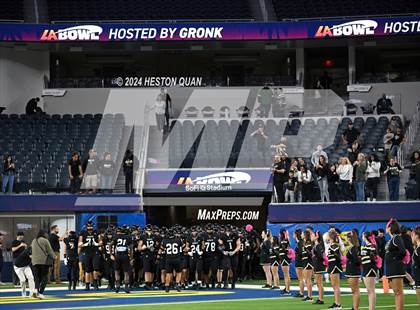 Thumbnail 3 in St. John Bosco vs. Servite photogallery.