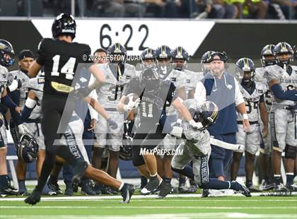 Thumbnail 3 in St. John Bosco vs. Servite photogallery.