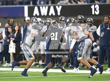 Thumbnail 2 in St. John Bosco vs. Servite photogallery.