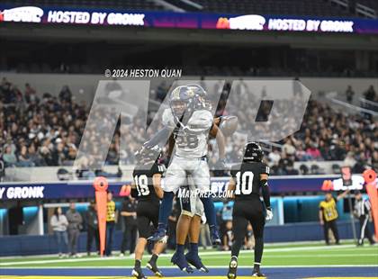 Thumbnail 2 in St. John Bosco vs. Servite photogallery.