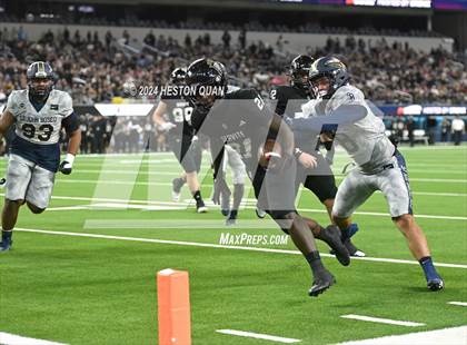 Thumbnail 1 in St. John Bosco vs. Servite photogallery.