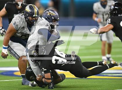Thumbnail 1 in St. John Bosco vs. Servite photogallery.