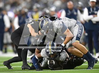 Thumbnail 3 in St. John Bosco vs. Servite photogallery.