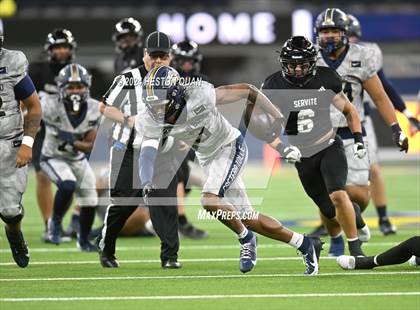 Thumbnail 1 in St. John Bosco vs. Servite photogallery.