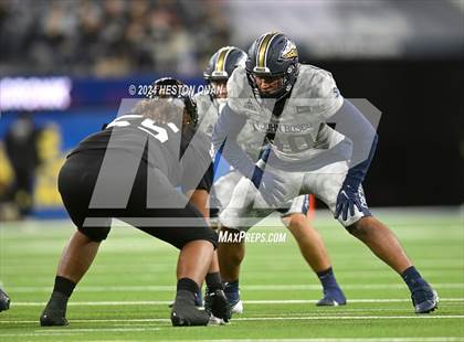 Thumbnail 3 in St. John Bosco vs. Servite photogallery.