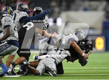 Thumbnail 1 in St. John Bosco vs. Servite photogallery.