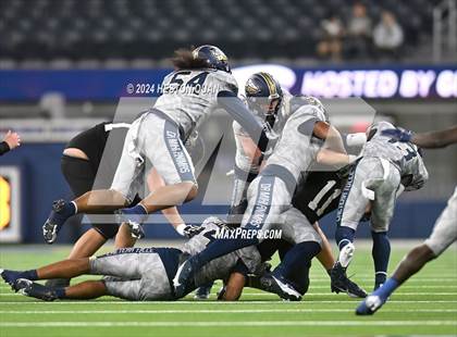 Thumbnail 2 in St. John Bosco vs. Servite photogallery.
