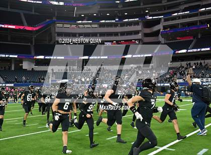 Thumbnail 1 in St. John Bosco vs. Servite photogallery.