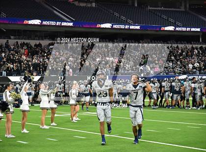 Thumbnail 1 in St. John Bosco vs. Servite photogallery.