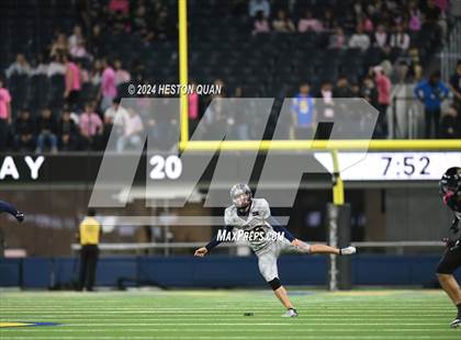 Thumbnail 2 in St. John Bosco vs. Servite photogallery.
