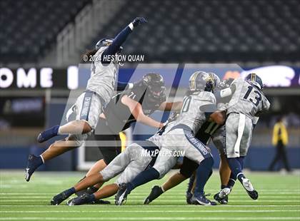 Thumbnail 1 in St. John Bosco vs. Servite photogallery.