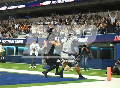 Thumbnail 1 in St. John Bosco vs. Servite photogallery.