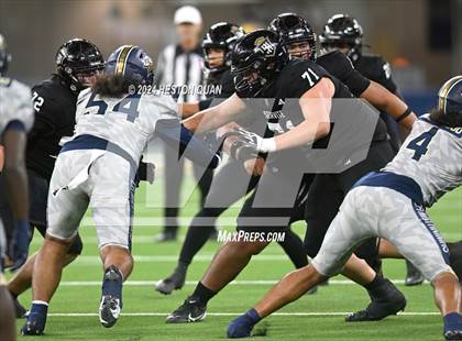 Thumbnail 1 in St. John Bosco vs. Servite photogallery.