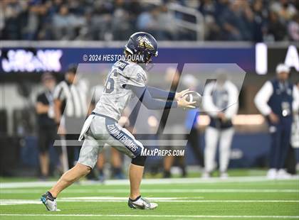 Thumbnail 1 in St. John Bosco vs. Servite photogallery.