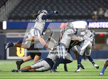 Thumbnail 3 in St. John Bosco vs. Servite photogallery.