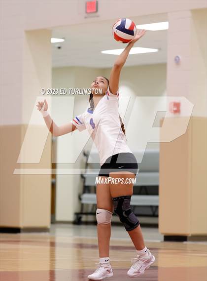 Thumbnail 2 in Riverwood @ Lassiter photogallery.