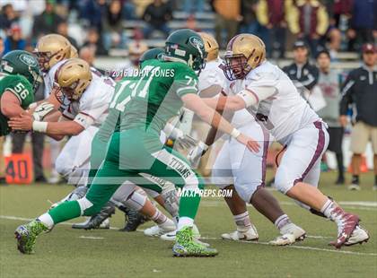 Thumbnail 2 in Holy Trinity vs. Iona Prep (NYCHSFL Class AA Final) photogallery.