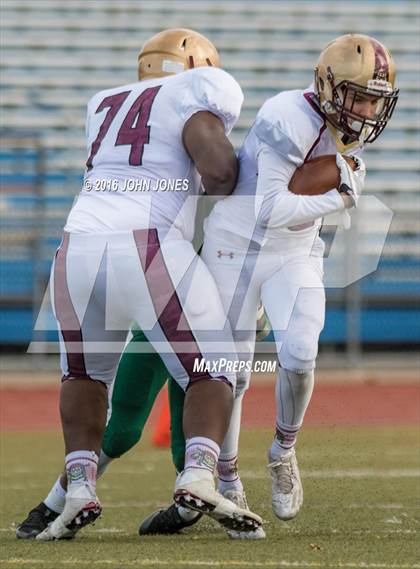 Thumbnail 2 in Holy Trinity vs. Iona Prep (NYCHSFL Class AA Final) photogallery.