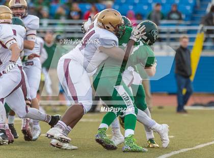 Thumbnail 3 in Holy Trinity vs. Iona Prep (NYCHSFL Class AA Final) photogallery.