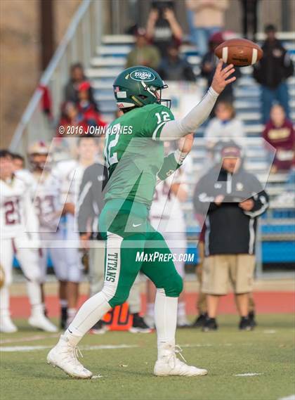 Thumbnail 3 in Holy Trinity vs. Iona Prep (NYCHSFL Class AA Final) photogallery.