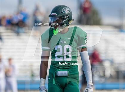 Thumbnail 2 in Holy Trinity vs. Iona Prep (NYCHSFL Class AA Final) photogallery.