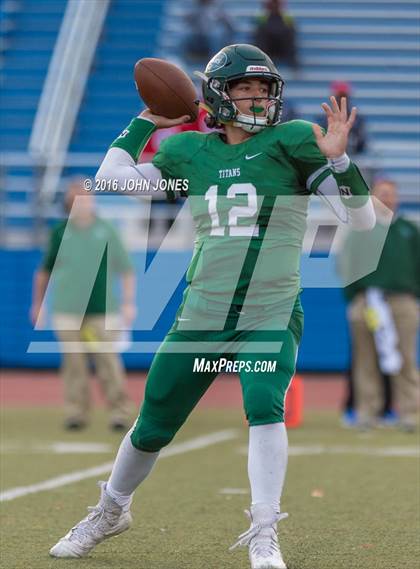 Thumbnail 1 in Holy Trinity vs. Iona Prep (NYCHSFL Class AA Final) photogallery.
