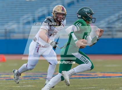 Thumbnail 3 in Holy Trinity vs. Iona Prep (NYCHSFL Class AA Final) photogallery.