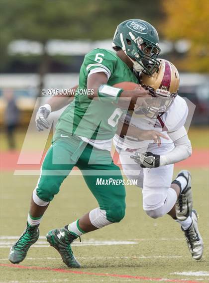 Thumbnail 2 in Holy Trinity vs. Iona Prep (NYCHSFL Class AA Final) photogallery.